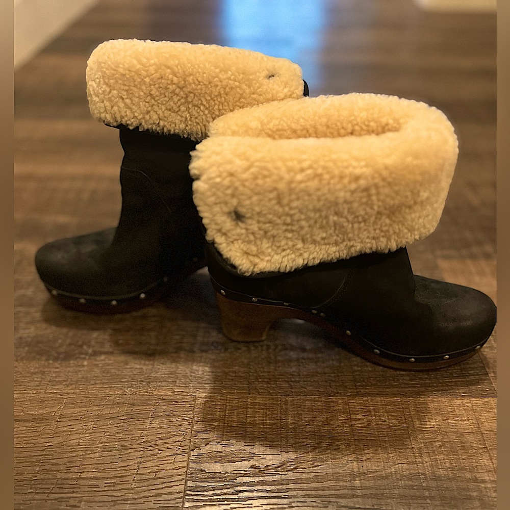 UGG
Suede Studded Accents Moto Boots
Size: 5 | US 5